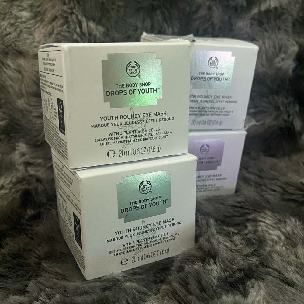 The Body Shop Drops Of Youth Youth Bouncy
Eye Mask With 3 Plant Stem Cells 20ml